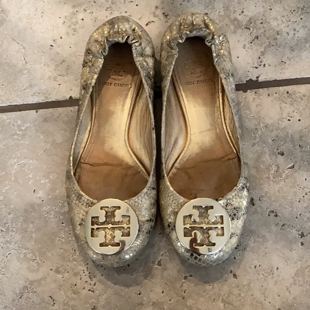 ⭐️Tory Burch size 6 flats- (closet clear out item)